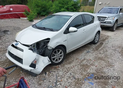 2012 Toyota Prius C Three z USA, uszkodzony, nr VIN JTDKDTB30C1513639